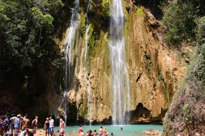 Saltos de Limon Wasserfall Dominikanische Republik (Alexander Mirschel)  Copyright 
License Information available under 'Proof of Image Sources'
